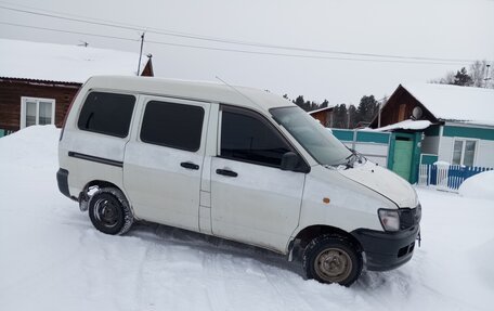 Toyota Town Ace III, 2001 год, 300 000 рублей, 1 фотография