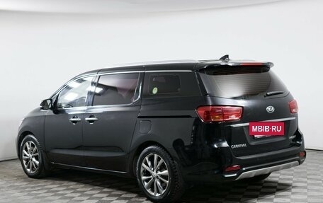 KIA Carnival III, 2018 год, 2 870 000 рублей, 7 фотография