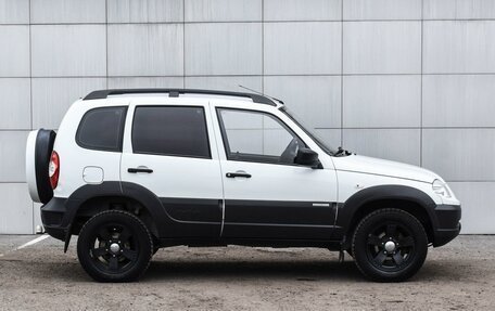 Chevrolet Niva I рестайлинг, 2015 год, 800 000 рублей, 5 фотография