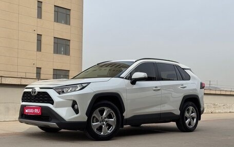 Toyota RAV4, 2021 год, 2 900 000 рублей, 1 фотография