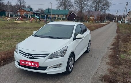 Hyundai Solaris II рестайлинг, 2016 год, 1 040 000 рублей, 1 фотография