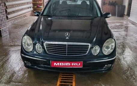 Mercedes-Benz E-Класс, 2004 год, 1 100 000 рублей, 1 фотография