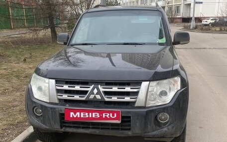 Mitsubishi Pajero IV, 2011 год, 2 700 000 рублей, 3 фотография