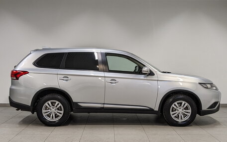 Mitsubishi Outlander III рестайлинг 3, 2019 год, 2 350 000 рублей, 4 фотография