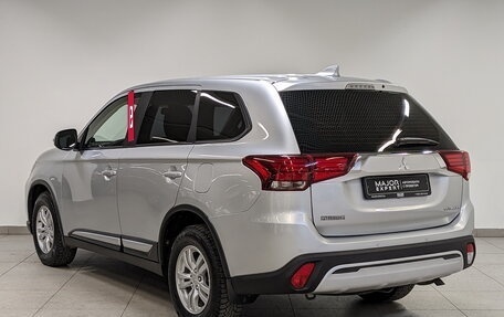 Mitsubishi Outlander III рестайлинг 3, 2019 год, 2 350 000 рублей, 7 фотография