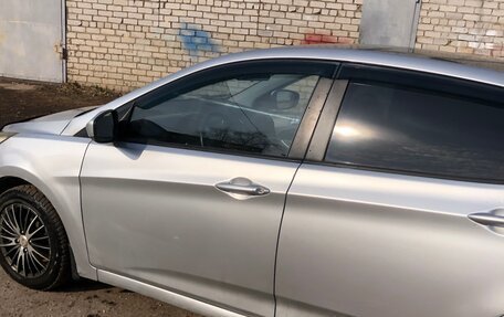 Hyundai Solaris II рестайлинг, 2011 год, 720 000 рублей, 5 фотография