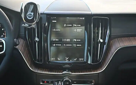 Volvo XC60 II, 2021 год, 2 990 000 рублей, 12 фотография