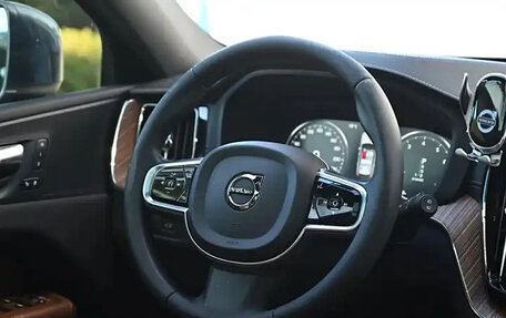 Volvo XC60 II, 2021 год, 2 990 000 рублей, 11 фотография