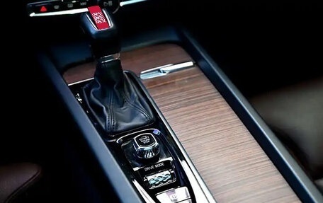 Volvo XC60 II, 2021 год, 2 990 000 рублей, 13 фотография