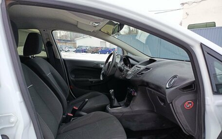 Ford Fiesta, 2016 год, 940 000 рублей, 11 фотография