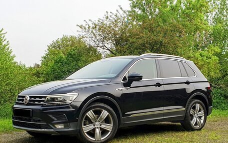 Volkswagen Tiguan II, 2017 год, 2 777 000 рублей, 2 фотография