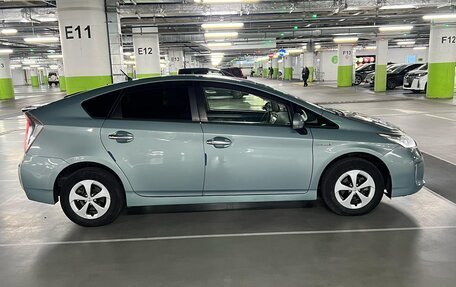 Toyota Prius, 2012 год, 1 099 999 рублей, 5 фотография