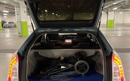 Toyota Prius, 2012 год, 1 099 999 рублей, 8 фотография