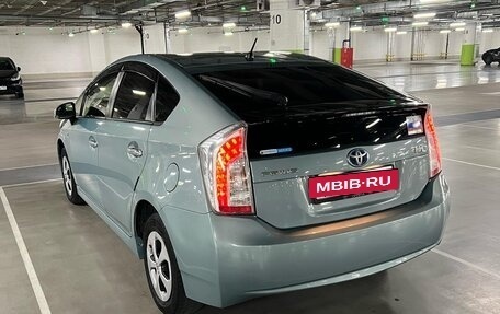 Toyota Prius, 2012 год, 1 099 999 рублей, 3 фотография