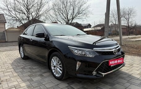 Toyota Camry, 2017 год, 3 300 000 рублей, 6 фотография