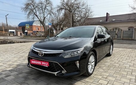 Toyota Camry, 2017 год, 3 300 000 рублей, 2 фотография