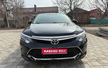 Toyota Camry, 2017 год, 3 300 000 рублей, 4 фотография