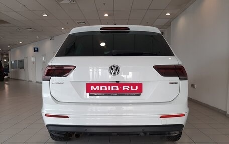 Volkswagen Tiguan II, 2018 год, 2 715 000 рублей, 4 фотография