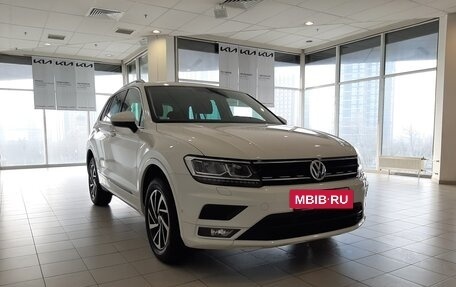 Volkswagen Tiguan II, 2018 год, 2 715 000 рублей, 6 фотография