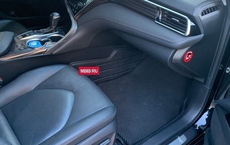 Toyota Camry, 2018 год, 3 350 000 рублей, 6 фотография