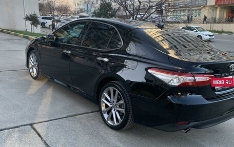 Toyota Camry, 2018 год, 3 350 000 рублей, 4 фотография