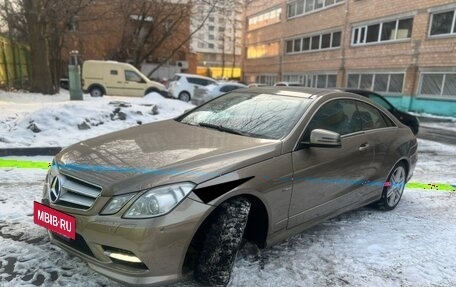 Mercedes-Benz E-Класс, 2012 год, 1 850 000 рублей, 3 фотография