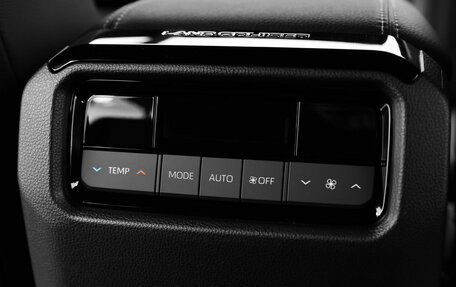 Toyota Land Cruiser Prado, 2024 год, 9 590 000 рублей, 15 фотография