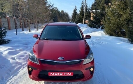 KIA Rio IV, 2017 год, 960 000 рублей, 1 фотография