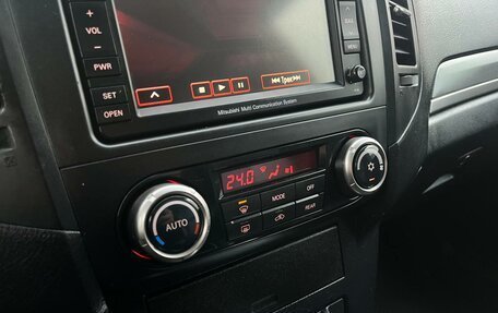 Mitsubishi Pajero IV, 2011 год, 1 715 000 рублей, 18 фотография
