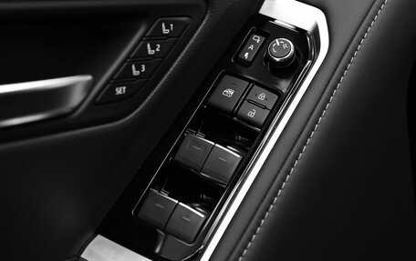 Toyota Land Cruiser, 2024 год, 12 990 000 рублей, 17 фотография