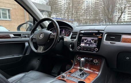 Volkswagen Touareg III, 2011 год, 2 350 000 рублей, 6 фотография