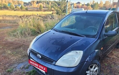 Ford Fiesta, 2005 год, 300 000 рублей, 3 фотография