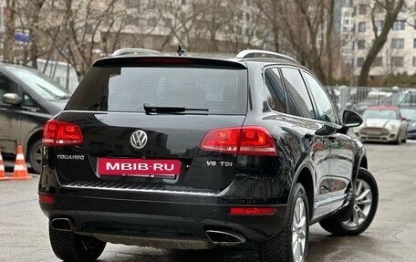 Volkswagen Touareg III, 2011 год, 2 350 000 рублей, 2 фотография