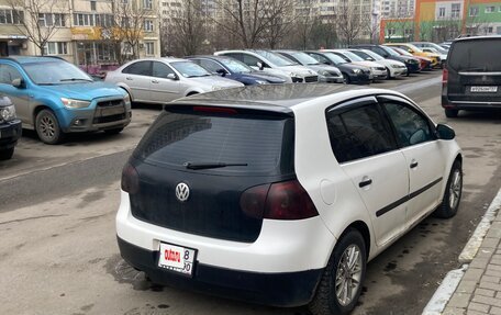 Volkswagen Golf V, 2004 год, 630 000 рублей, 3 фотография