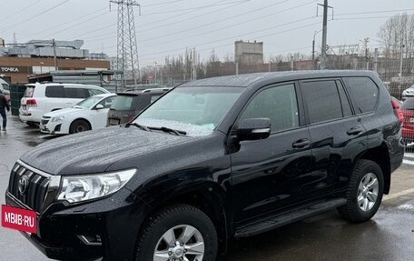 Toyota Land Cruiser Prado 150 рестайлинг 2, 2018 год, 5 800 000 рублей, 5 фотография