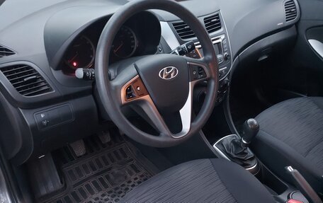 Hyundai Solaris II рестайлинг, 2015 год, 1 250 000 рублей, 14 фотография