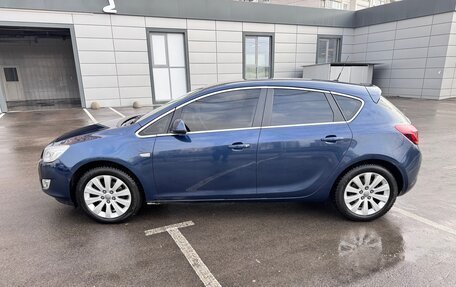 Opel Astra J, 2010 год, 680 000 рублей, 3 фотография