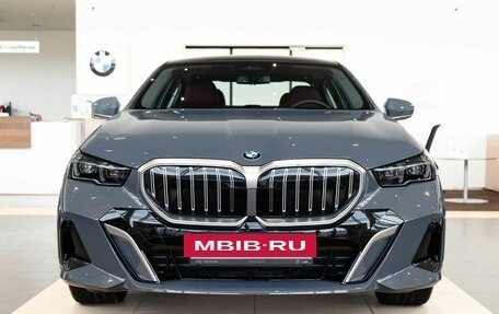 BMW 5 серия, 2024 год, 9 595 000 рублей, 2 фотография