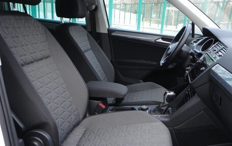 Volkswagen Tiguan II, 2021 год, 2 850 000 рублей, 14 фотография