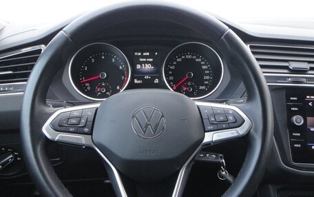 Volkswagen Tiguan II, 2021 год, 2 850 000 рублей, 19 фотография