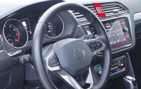 Volkswagen Tiguan II, 2021 год, 2 850 000 рублей, 17 фотография