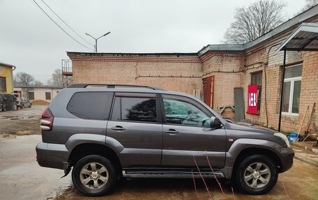 Toyota Land Cruiser Prado 120 рестайлинг, 2005 год, 1 830 000 рублей, 2 фотография