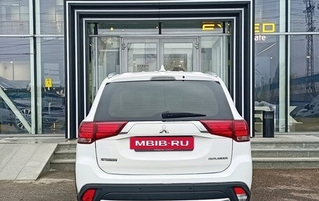 Mitsubishi Outlander III рестайлинг 3, 2018 год, 1 900 000 рублей, 5 фотография