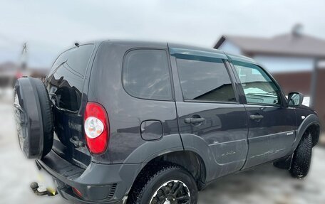 Chevrolet Niva I рестайлинг, 2018 год, 800 000 рублей, 3 фотография