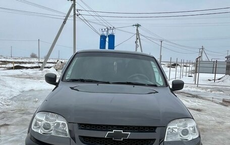 Chevrolet Niva I рестайлинг, 2018 год, 800 000 рублей, 2 фотография