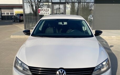 Volkswagen Jetta VI, 2014 год, 1 550 000 рублей, 2 фотография