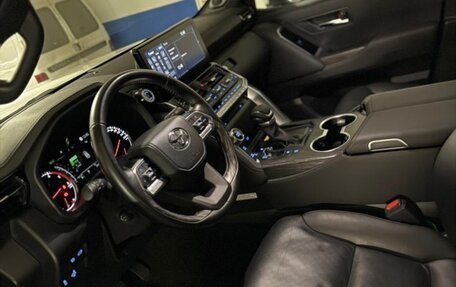 Toyota Land Cruiser, 2022 год, 12 000 000 рублей, 8 фотография