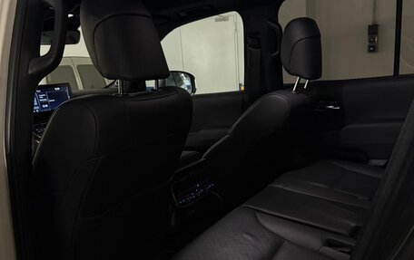 Toyota Land Cruiser, 2022 год, 12 000 000 рублей, 10 фотография