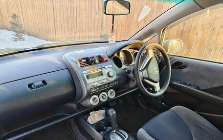Honda Fit III, 2006 год, 630 000 рублей, 5 фотография
