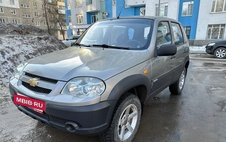 Chevrolet Niva I рестайлинг, 2010 год, 575 000 рублей, 2 фотография